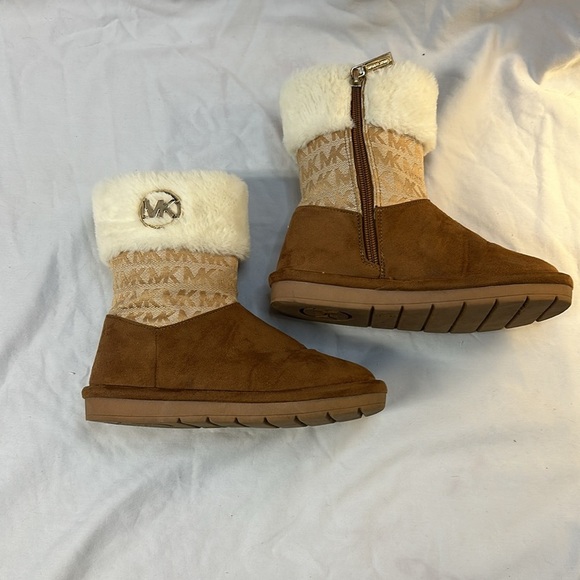⭐️⭐️ MICHAEL by Michael Kors - LIKE NEW Kids Yancy - caramel/tan boots - Picture 4 of 6